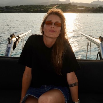 Charlotte de Witte - Music and Event Shoots Collection in charlottedewittemusic_3135119704603060128_10304447.jpg - hidden celebrity photo